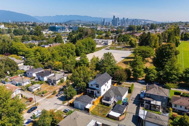 Photo 38 at 3233 Penticton Street, Renfrew Heights, Vancouver East