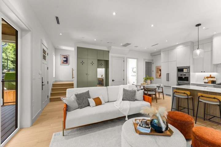Photo 10 at 3233 Penticton Street, Renfrew Heights, Vancouver East