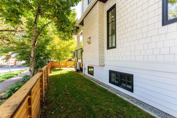 Photo 4 at 3233 Penticton Street, Renfrew Heights, Vancouver East