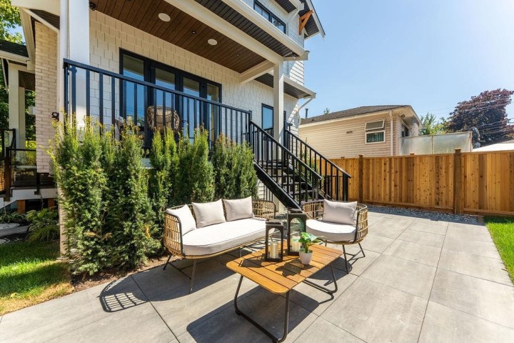 Photo 3 at 2598 E 16th Avenue, Renfrew Heights, Vancouver East