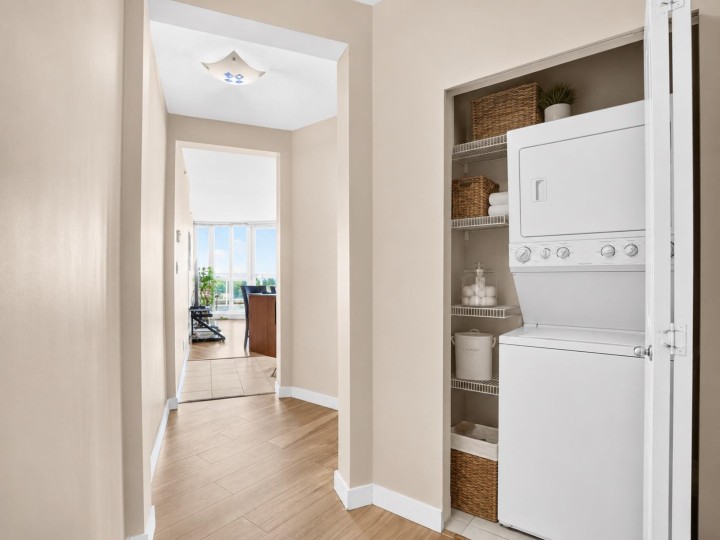 Photo 13 at 609 - 4028 Knight Street, Knight, Vancouver East