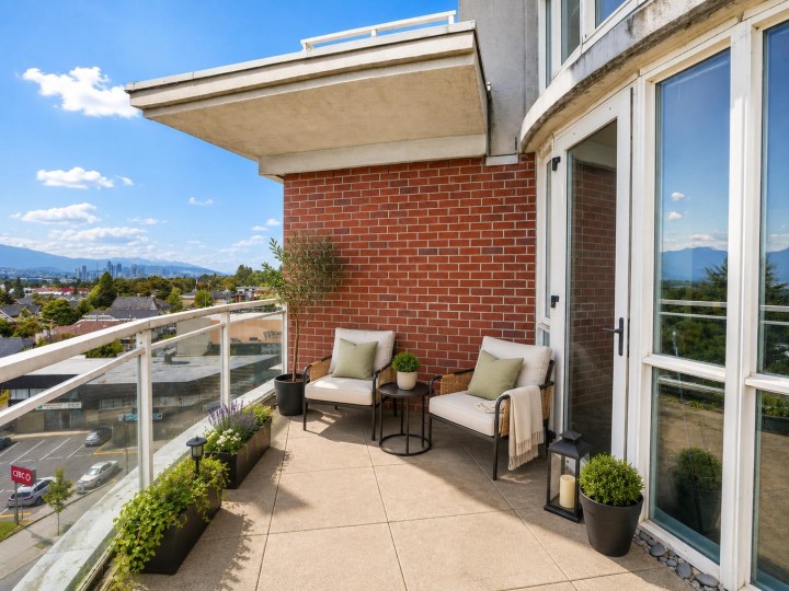 Photo 7 at 609 - 4028 Knight Street, Knight, Vancouver East