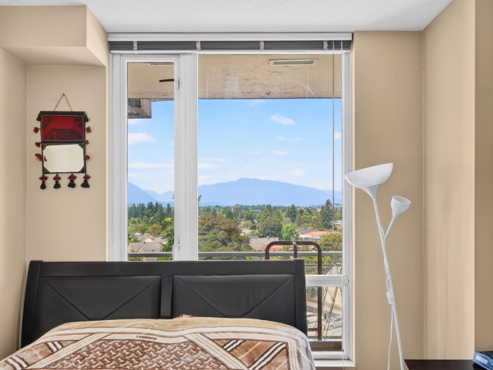 Photo 11 at 609 - 4028 Knight Street, Knight, Vancouver East