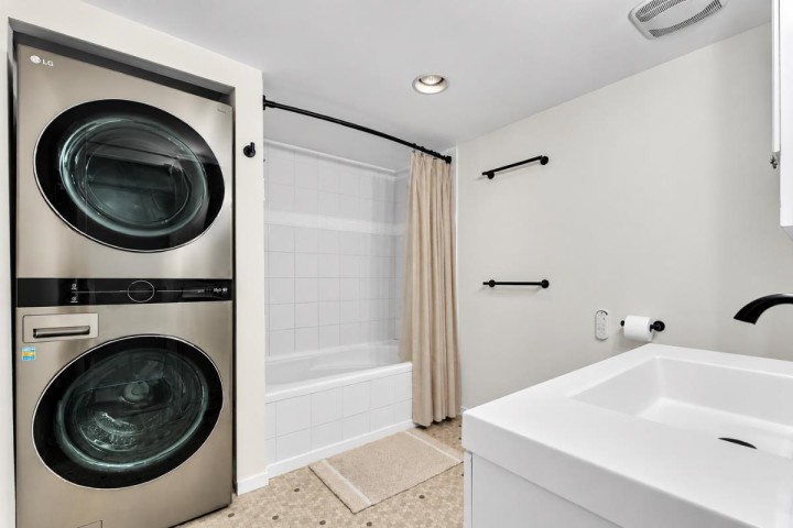 Photo 17 at 102 - 1935 W 1st Avenue, Kitsilano, Vancouver West
