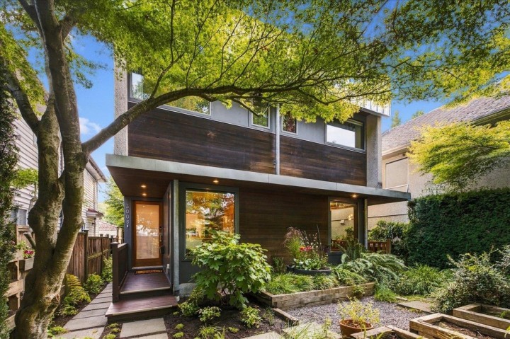 Photo 1 at 3008 Victoria Drive, Grandview Woodland, Vancouver East