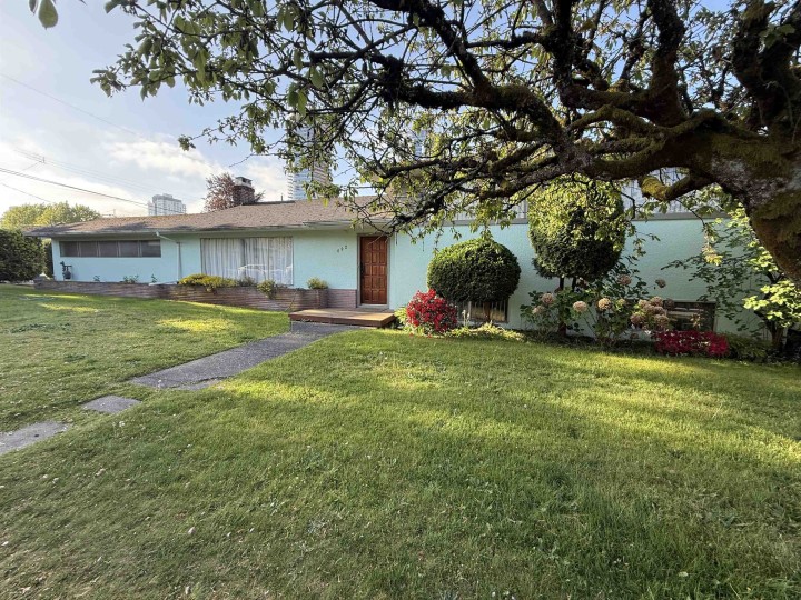 Photo 13 at 692 W 39th Avenue, Cambie, Vancouver West