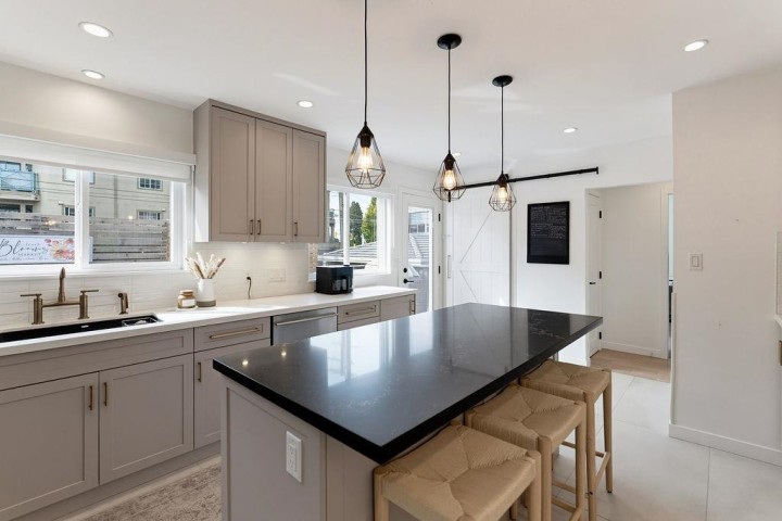 Photo 13 at 4921 Chester Street, Fraser VE, Vancouver East