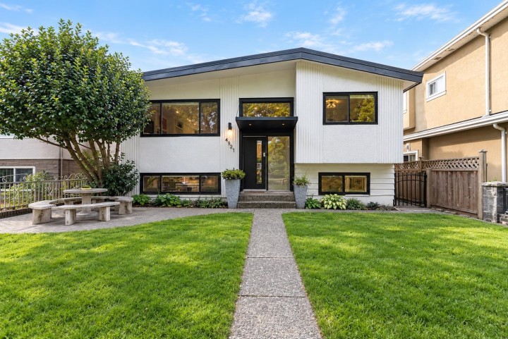 Photo 1 at 4921 Chester Street, Fraser VE, Vancouver East