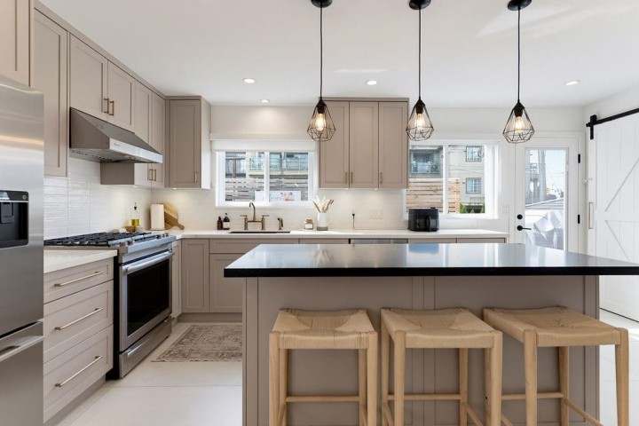 Photo 10 at 4921 Chester Street, Fraser VE, Vancouver East