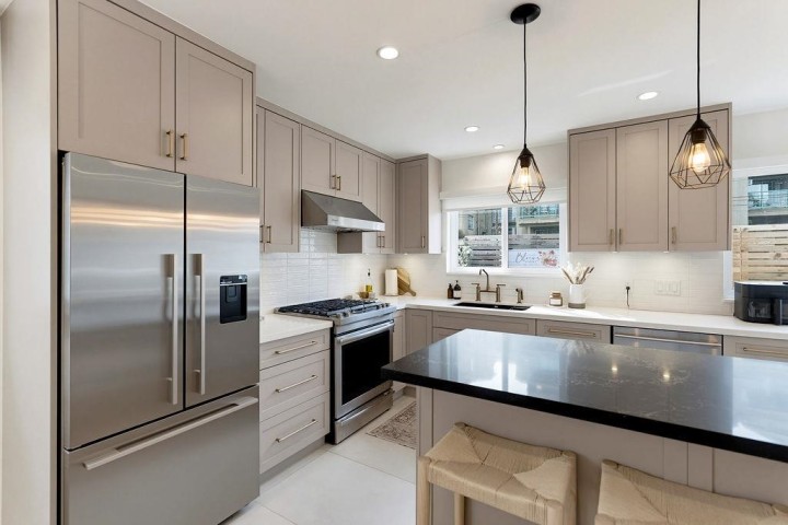 Photo 11 at 4921 Chester Street, Fraser VE, Vancouver East
