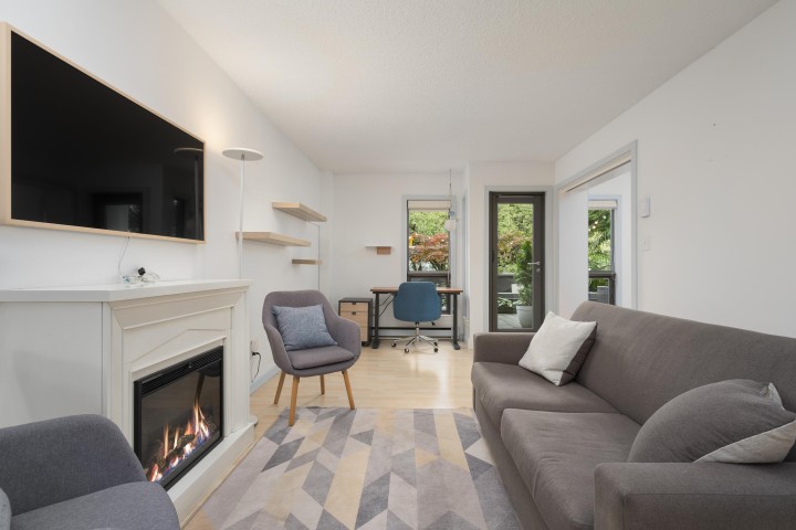 Photo 4 at 106 - 1477 Fountain Way, False Creek, Vancouver West