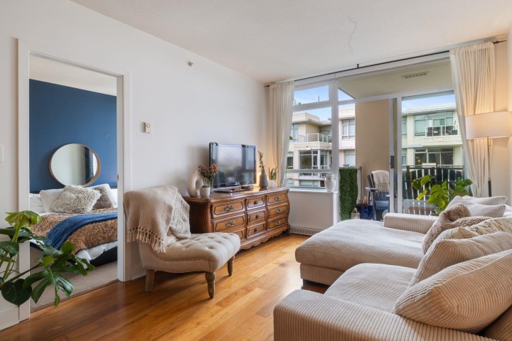 Photo 7 at 608 - 2228 W Broadway, Kitsilano, Vancouver West
