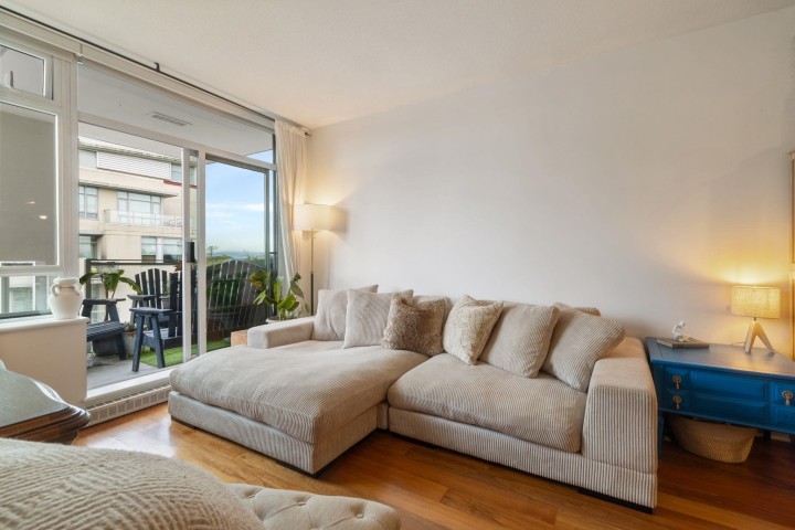 Photo 9 at 608 - 2228 W Broadway, Kitsilano, Vancouver West