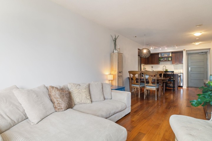 Photo 11 at 608 - 2228 W Broadway, Kitsilano, Vancouver West