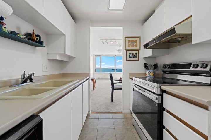 Photo 16 at 1502 - 2203 Bellevue Avenue, Dundarave, West Vancouver