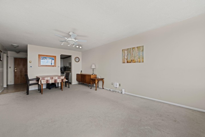 Photo 3 at 1502 - 2203 Bellevue Avenue, Dundarave, West Vancouver