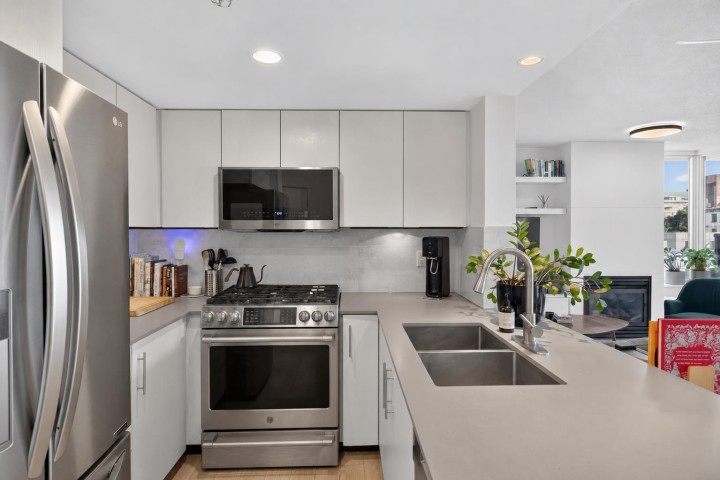 Photo 16 at 502 - 120 Milross Avenue, Downtown VE, Vancouver East