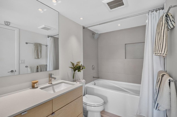 Photo 22 at 502 - 120 Milross Avenue, Downtown VE, Vancouver East