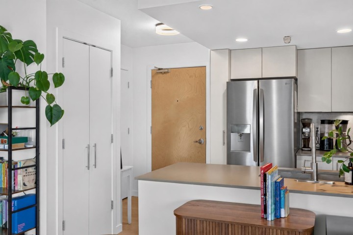 Photo 11 at 502 - 120 Milross Avenue, Downtown VE, Vancouver East