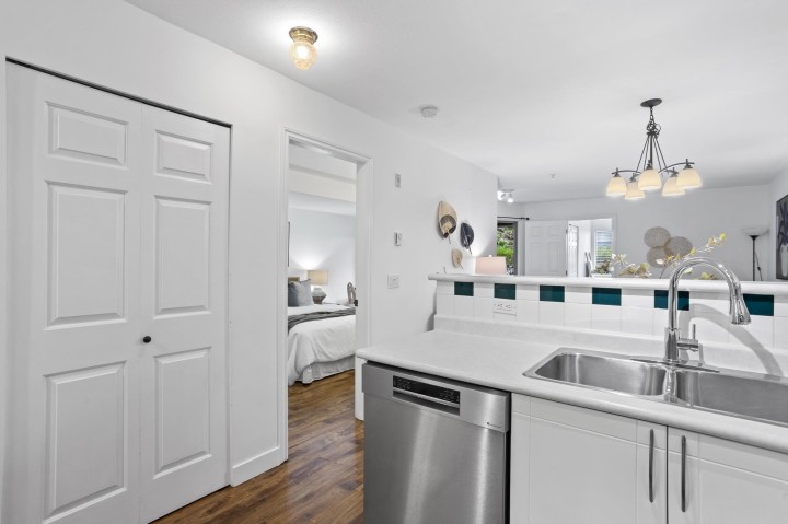 Photo 10 at 104 - 688 E 16th Avenue, Fraser VE, Vancouver East