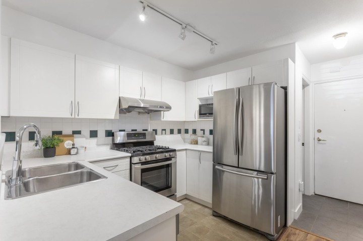 Photo 8 at 104 - 688 E 16th Avenue, Fraser VE, Vancouver East