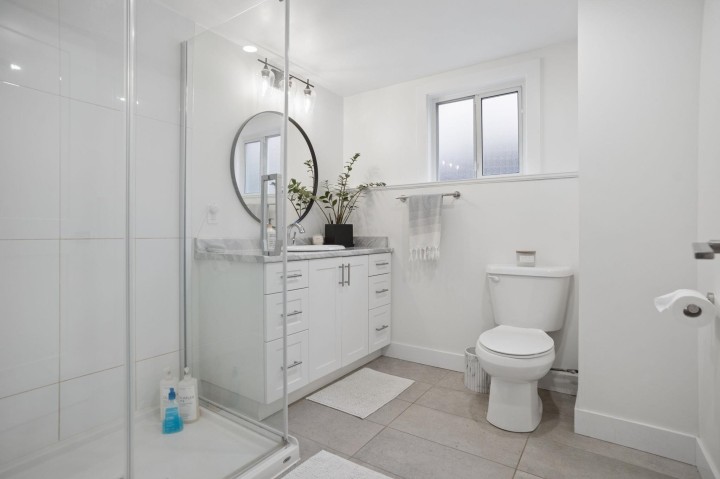 Photo 6 at 2780 E 8th Avenue, Renfrew VE, Vancouver East