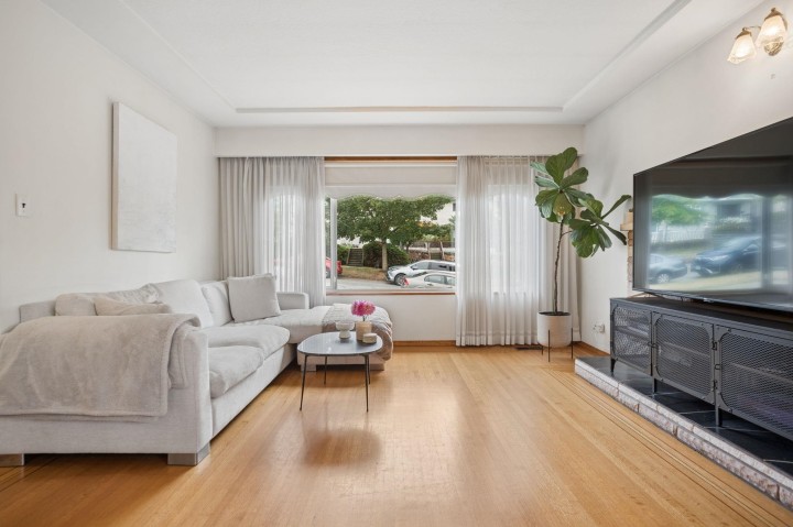 Photo 13 at 2780 E 8th Avenue, Renfrew VE, Vancouver East