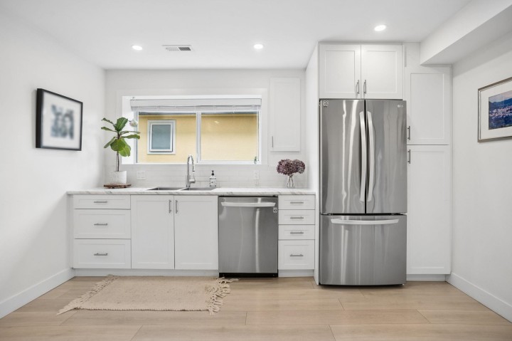 Photo 7 at 2780 E 8th Avenue, Renfrew VE, Vancouver East