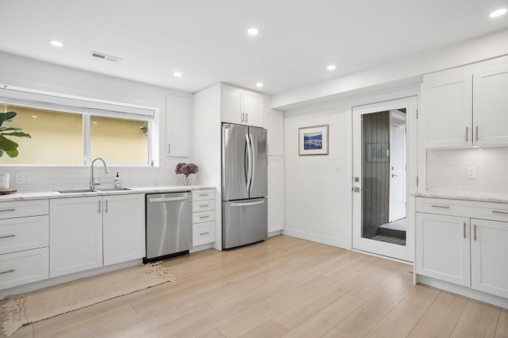 Photo 9 at 2780 E 8th Avenue, Renfrew VE, Vancouver East
