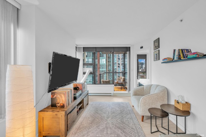 Photo 9 at 1401 - 928 Homer Street, Yaletown, Vancouver West