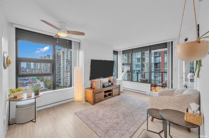 Photo 11 at 1401 - 928 Homer Street, Yaletown, Vancouver West