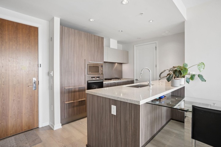 Photo 3 at 906 - 181 W 1st Avenue, False Creek, Vancouver West