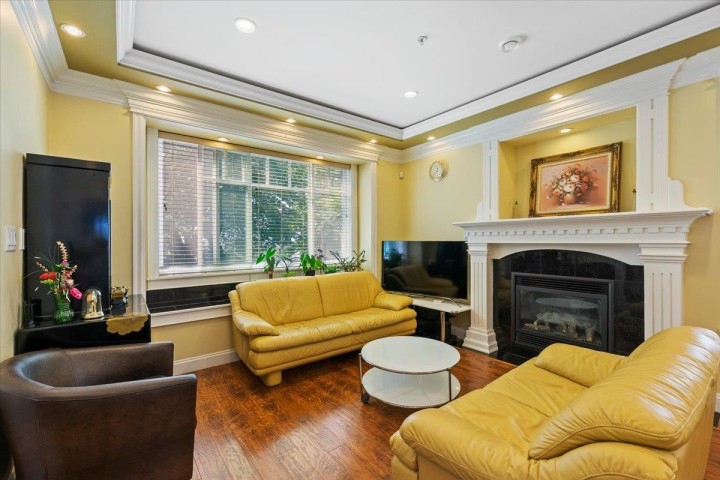 Photo 2 at 1185 E 62nd Avenue, South Vancouver, Vancouver East