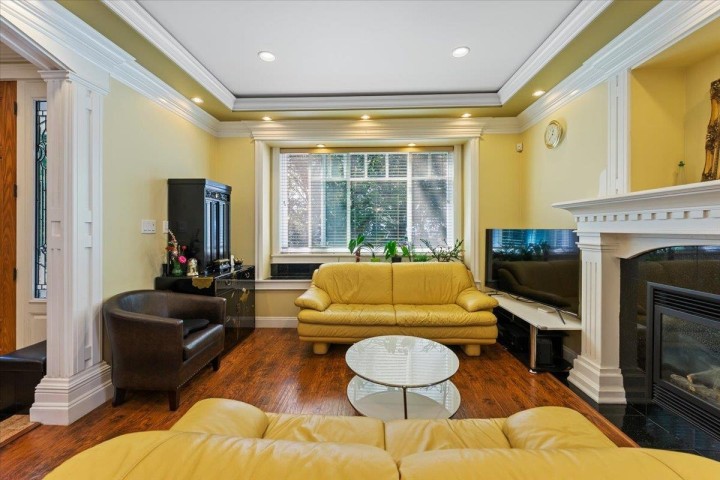 Photo 3 at 1185 E 62nd Avenue, South Vancouver, Vancouver East