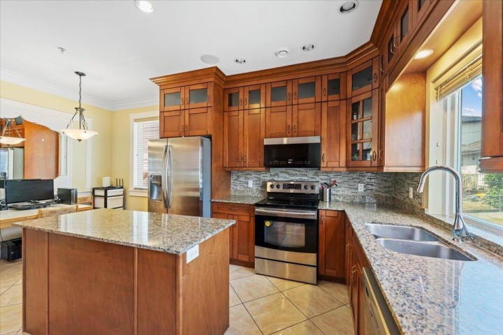 Photo 9 at 1185 E 62nd Avenue, South Vancouver, Vancouver East