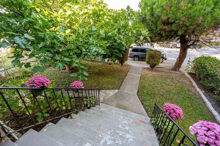 Photo 3 at 1342 Grant Street, Grandview Woodland, Vancouver East