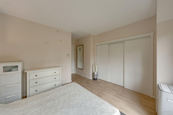 Photo 16 at 989 W 38th Avenue, Cambie, Vancouver West