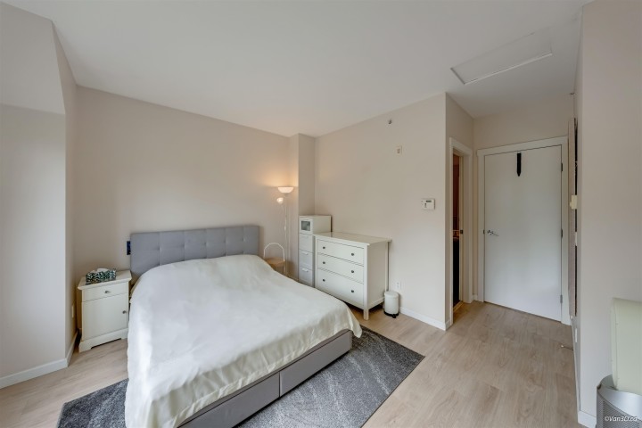 Photo 14 at 989 W 38th Avenue, Cambie, Vancouver West