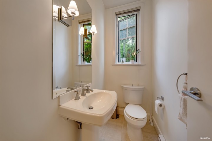 Photo 8 at 989 W 38th Avenue, Cambie, Vancouver West