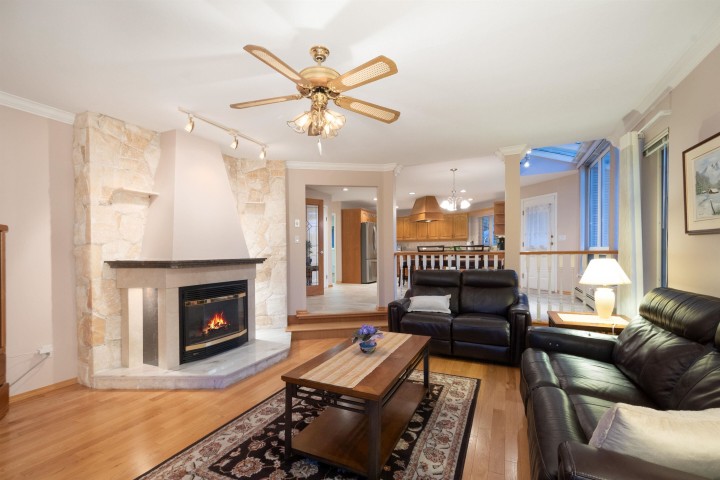 Photo 16 at 6440 Rosebery Avenue, Horseshoe Bay WV, West Vancouver