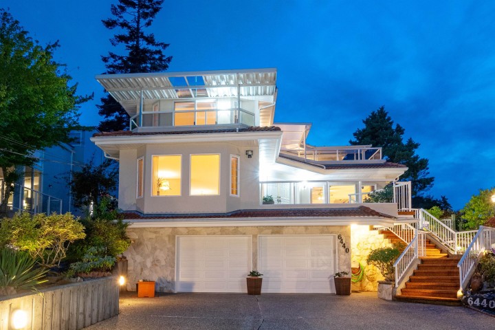 Photo 1 at 6440 Rosebery Avenue, Horseshoe Bay WV, West Vancouver