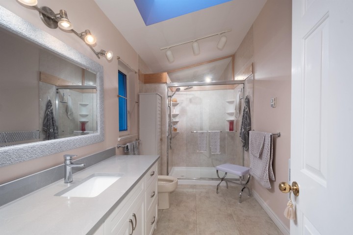 Photo 25 at 6440 Rosebery Avenue, Horseshoe Bay WV, West Vancouver