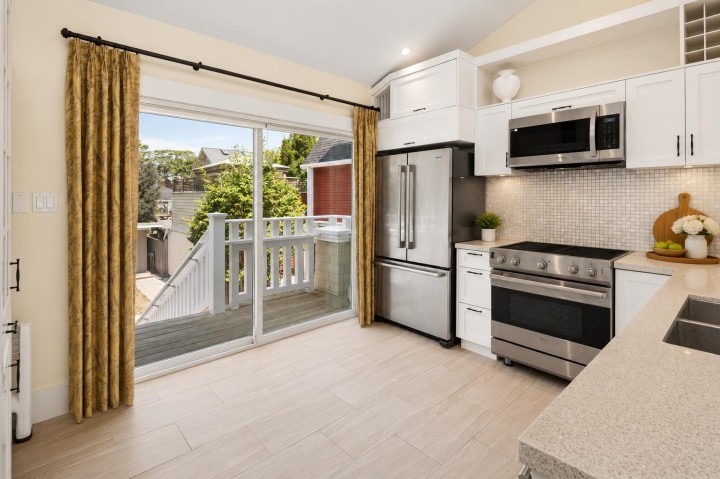 Photo 17 at 3541 W 8th Avenue, Kitsilano, Vancouver West