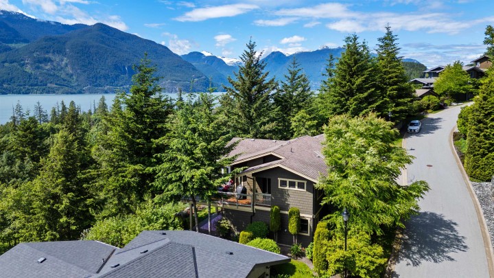 Photo 6 at 300 Ocean Crest Drive, Furry Creek, West Vancouver