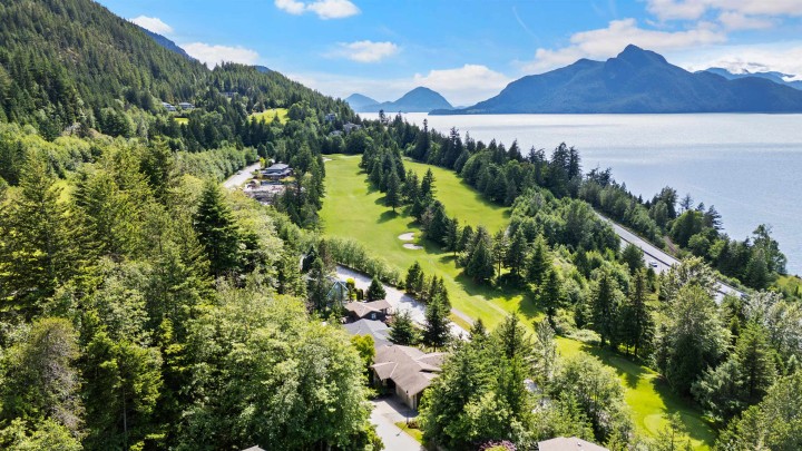 Photo 7 at 300 Ocean Crest Drive, Furry Creek, West Vancouver