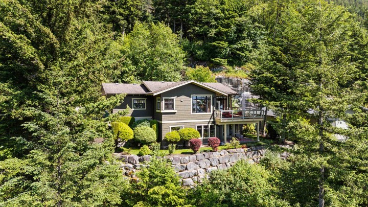 Photo 5 at 300 Ocean Crest Drive, Furry Creek, West Vancouver