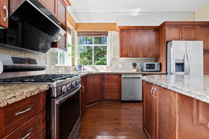 Photo 9 at 300 Ocean Crest Drive, Furry Creek, West Vancouver