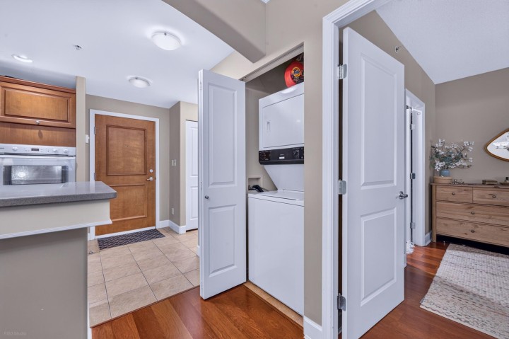 Photo 17 at 213 - 5770 Oak Street, Oakridge VW, Vancouver West