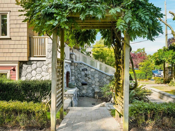 Photo 2 at 2425 Larch Street, Kitsilano, Vancouver West
