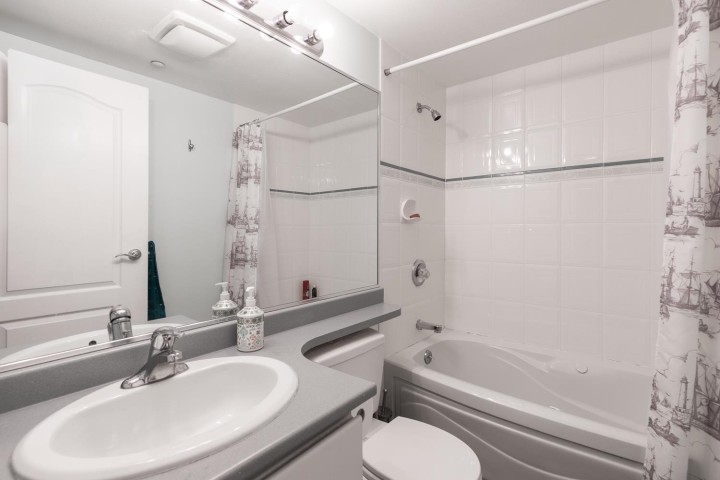 Photo 13 at 101 - 2829 Ash Street, Fairview VW, Vancouver West